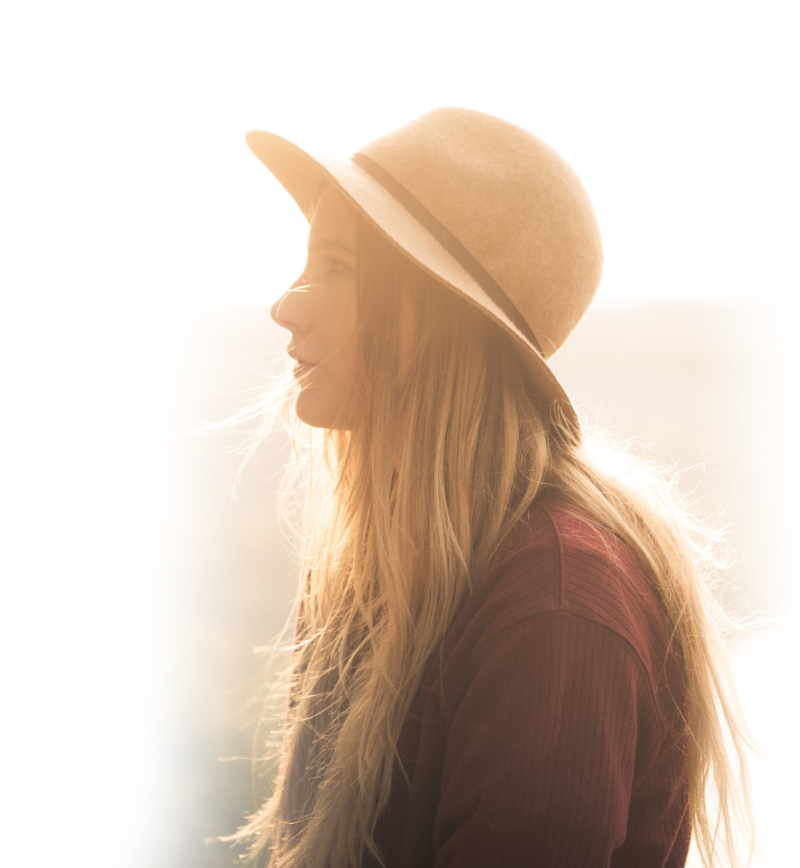 Bond girl with beige hat